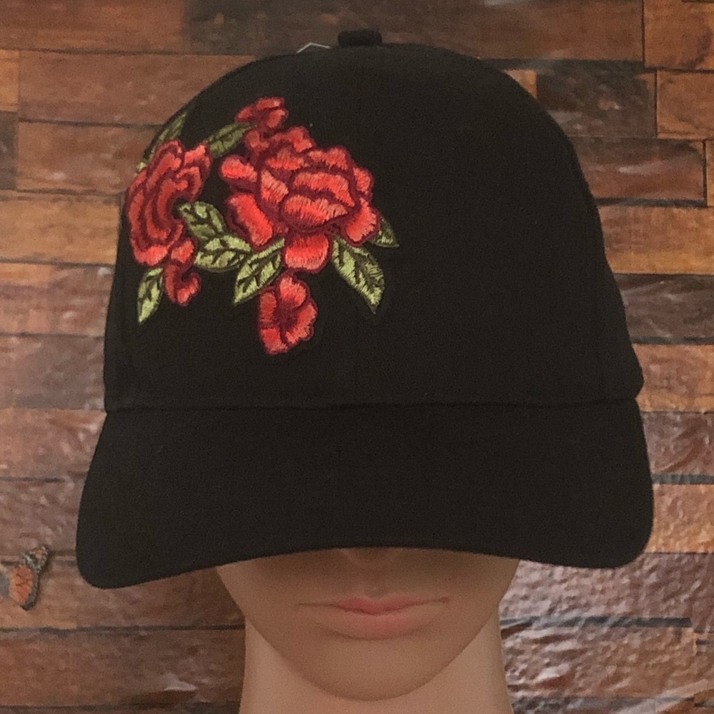 Floral Hat! NWT!💋🎒🌹